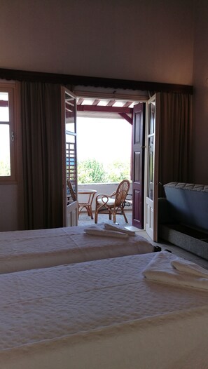 1 bedroom, in-room safe, iron/ironing board, WiFi - Troyan Hill Studios with Panoramic View and Great Balcony (Petra)