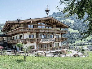 Exterior - Secluded Farmhouse in Tyrol near Ski Area (Schwendau)