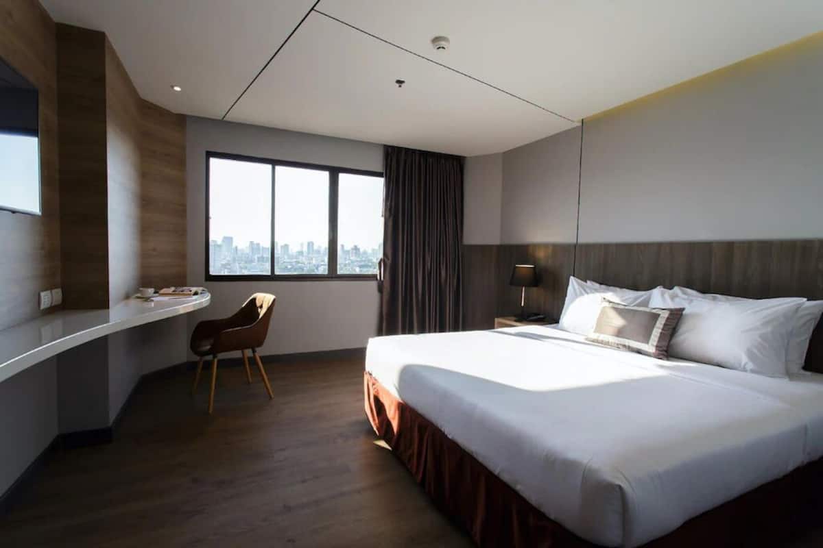 1 chambre, minibar, coffres-forts dans les chambres, bureau