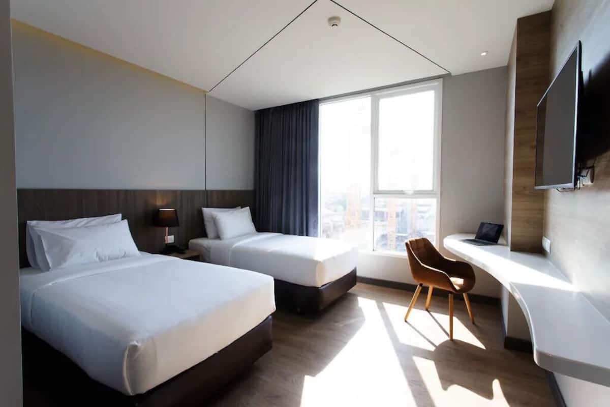 1 chambre, minibar, coffres-forts dans les chambres, bureau
