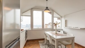 Duplex Apartment, Free Parking | 私人廚房