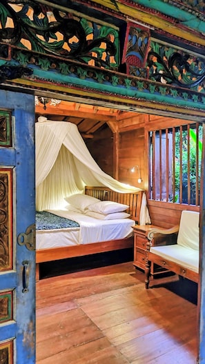 1 chambre, coffres-forts dans les chambres, bureau