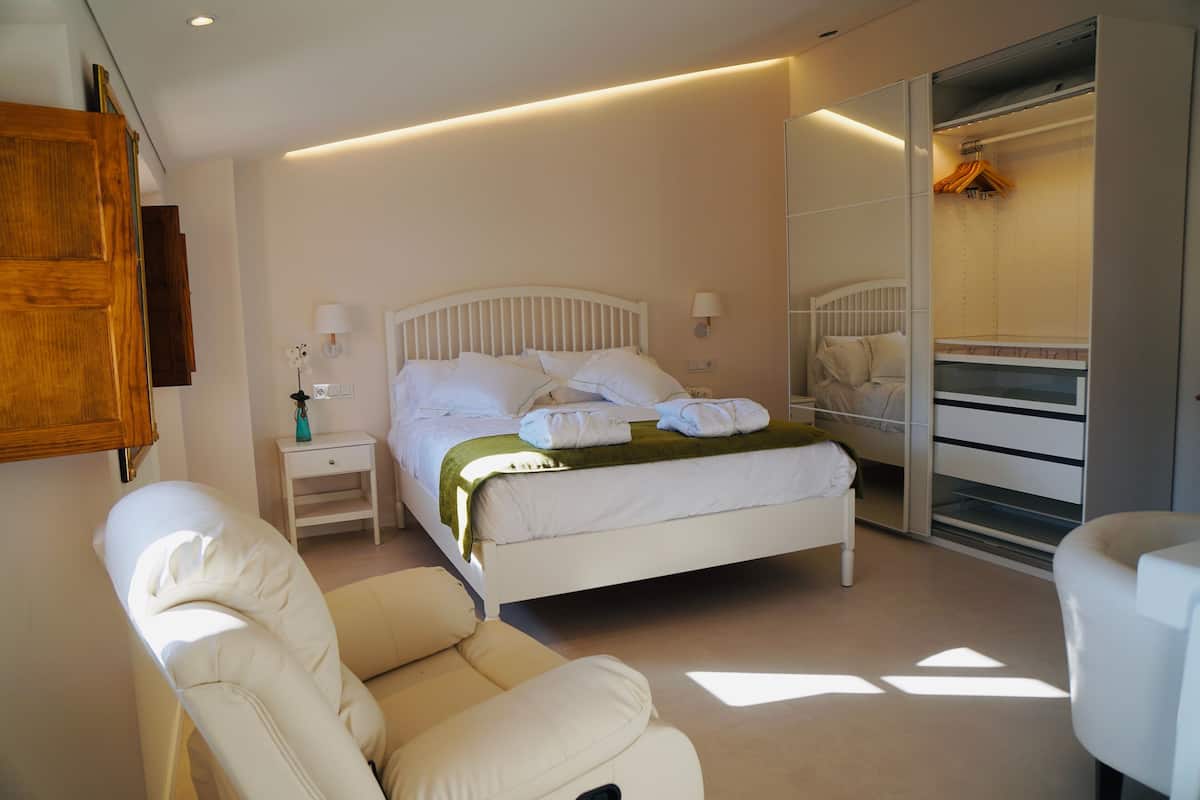 Suite Deluxe | 1 dormitorio, ropa de cama de alta calidad, edredones de plumas
