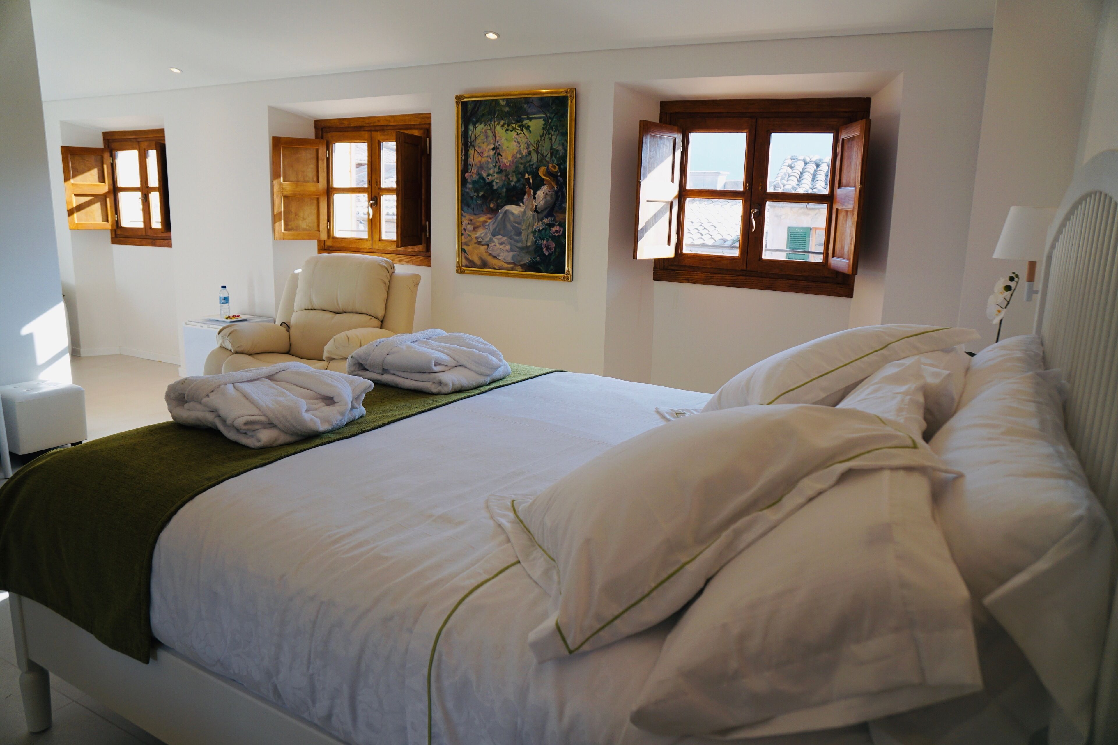 Premium bedding, down duvets, soundproofing, free WiFi