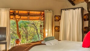 Unit 1 Akkedis | Bed sheets - Mali Mali Safari Lodge (Hoedspruit)