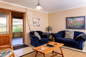 Cottage 1 | Interior entrance