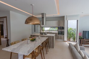 Family Villa | Private kitchen | Full-size fridge, dishwasher, blender, cookware/dishes/utensils