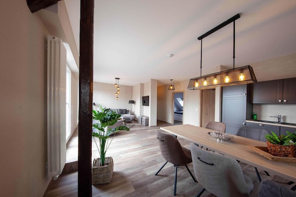 Căn hộ có tầm nhìn toàn cảnh | Phòng khách | Smart TV