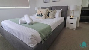 5 bedrooms, iron/ironing board, WiFi