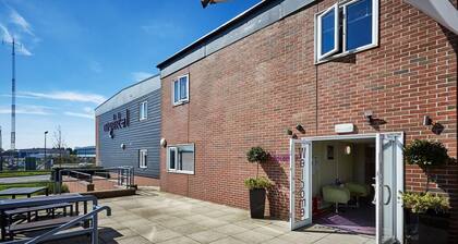 Nightel - Humberside Airport - Single En-Suite studio