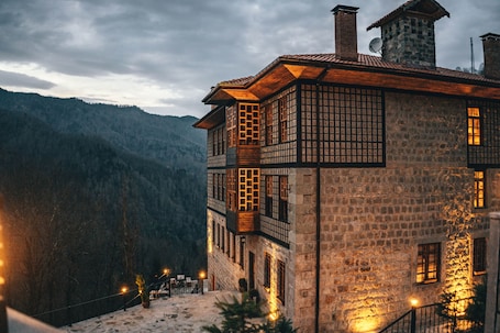 Exterior. Dudi Konak