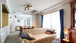 ห้องทริปเปิล, ปลอดบุหรี่