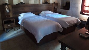 Egyptian cotton sheets, premium bedding, minibar, free WiFi - La Riva Konakları (Sanliurfa)