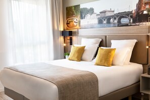 Sistema de insonorización, cunas gratuitas, wifi gratis y ropa de cama