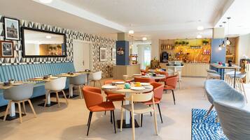 Daily buffet breakfast (EUR 16 per person)