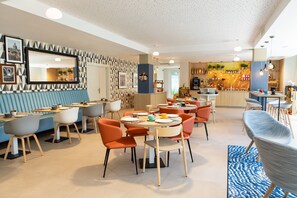 Daily buffet breakfast (EUR 16 per person) - Residhome Toulouse Ponts Jumeaux (Toulouse)