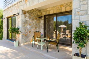 Villa (3 Bedrooms) | Terrace/patio