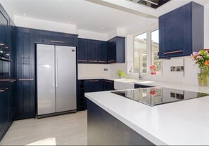 Shared kitchen - Bathwick Hideaway (Bath)