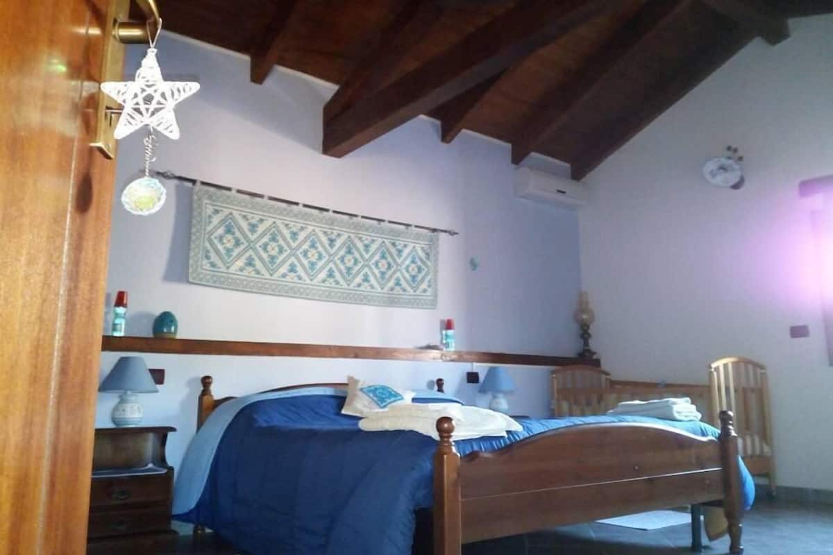 Comfort Room (Private External Bathroom) | In-room safe, iron/ironing board, free WiFi, bed sheets
