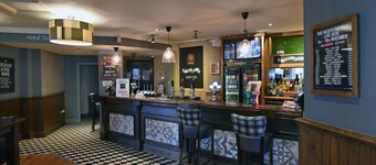 Oaklands Hotel By Greene King Inns