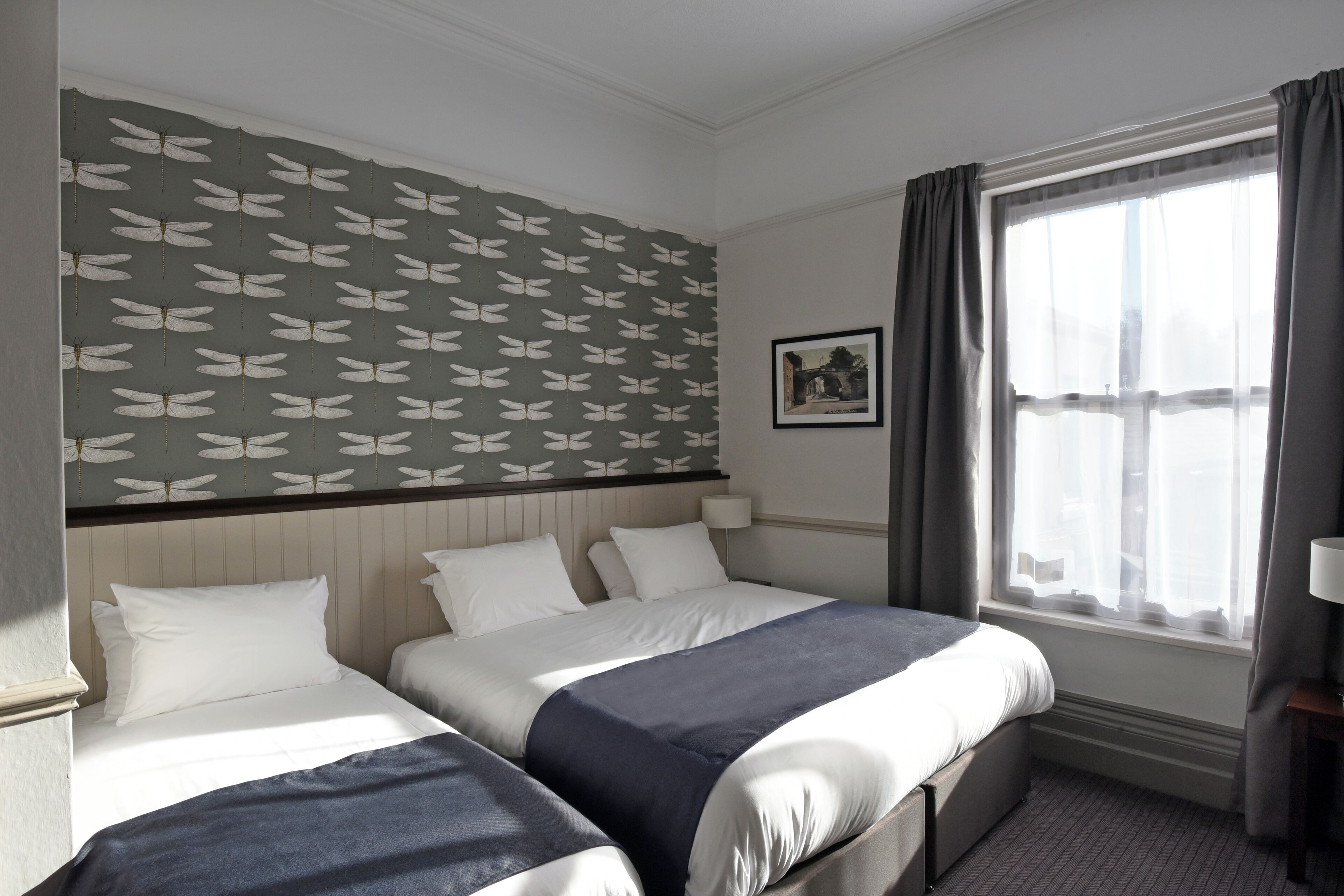 Bureau, Wi-Fi gratuit, draps fournis