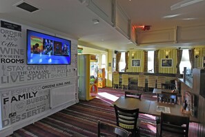 Interior - Oaklands Hotel By Greene King Inns (Chester)