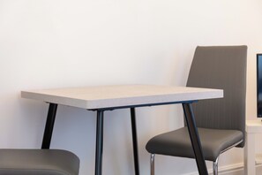 Basic-Apartment, 1 Doppelbett, Nichtraucher | Zimmerausstattung