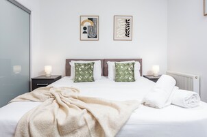 Apartamento básico, 1 cama doble, no fumadores | Servicio de la habitación