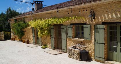 Perigordian house with swimming pool "Les Combettes"