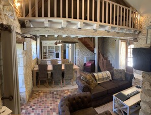 Smart TV, fireplace, video games, DVD player