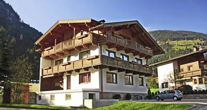 Spacious Holiday Home near Ski Bus Stop in Mayrhofen