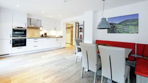 Living room - Charming Apartment in Finkenberg With Sauna (Finkenberg)