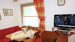 Dining - Inviting Apartment near Ski Area in Schwendau (Schwendau)
