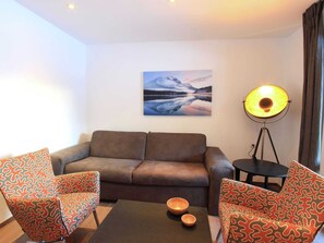 Living room - Charming Apartment in Finkenberg With Sauna (Finkenberg)