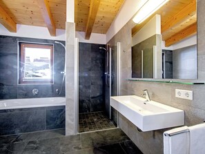 Apartment | Badezimmer