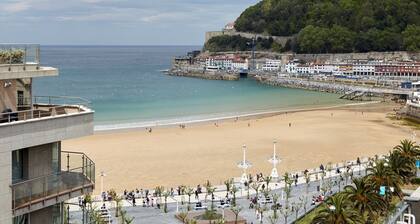 Playa de La Concha 7 by FeelFree Rentals