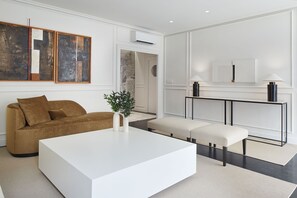 Interior - Pitipombo by FeelFree Rentals (Donostia)