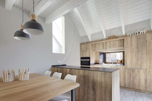 Dining - Era Cuma by FeelFree Rentals (Pujo)