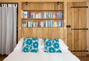 2 chambres, fer et planche à repasser, Wi-Fi, draps fournis