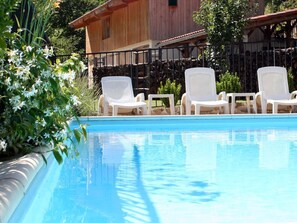 Outdoor pool - L'Atelier, a tranquil retreat with pool in its own valley 30 miles from the sea (Montferrer, Occitanie)