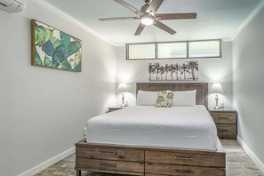 1 bedroom, iron/ironing board, free WiFi, bed sheets - Kihei Akahi C-411 - Modern Top to Bottom Remodel, Split-AC, across from Kam II (Kihei)