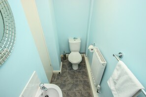 House | Bathroom | Shower, hair dryer, towels