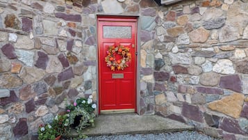 Cottage | Exterior detail