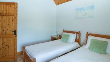 2 bedrooms, individually decorated, individually furnished, free WiFi