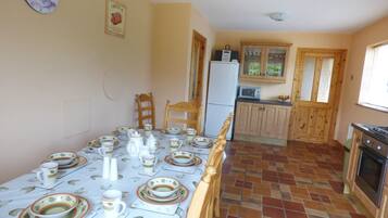 Cottage | Dining