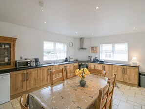 Cottage | Private kitchen | Dishwasher, cookware/dishes/utensils - Rock Lawn Cottage (Drimoleague)