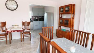 Cottage | Dining