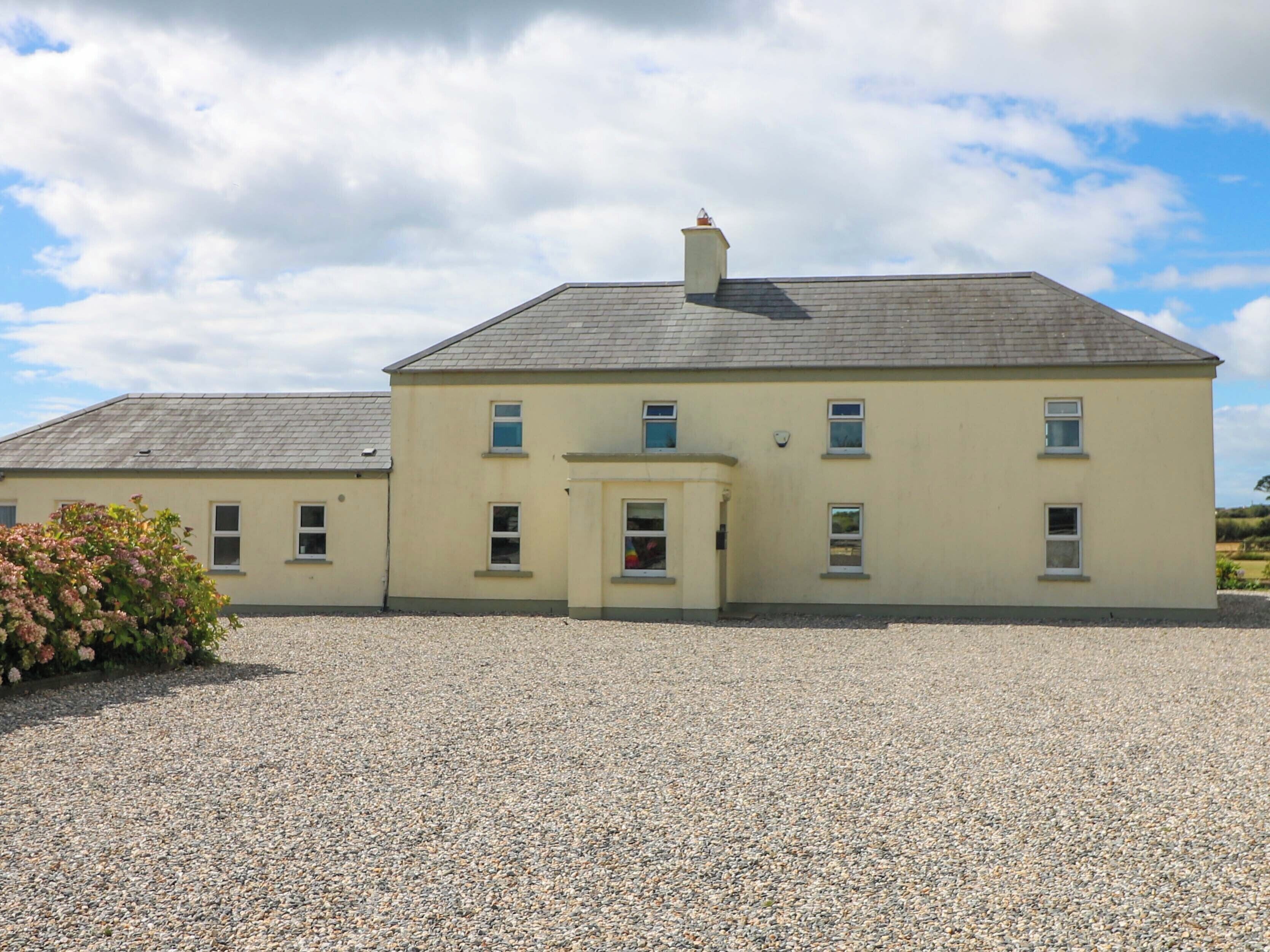 คอทเทจ | บริเวณภายนอก