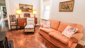 Cottage | Living area