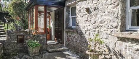 Cottage | Interior
